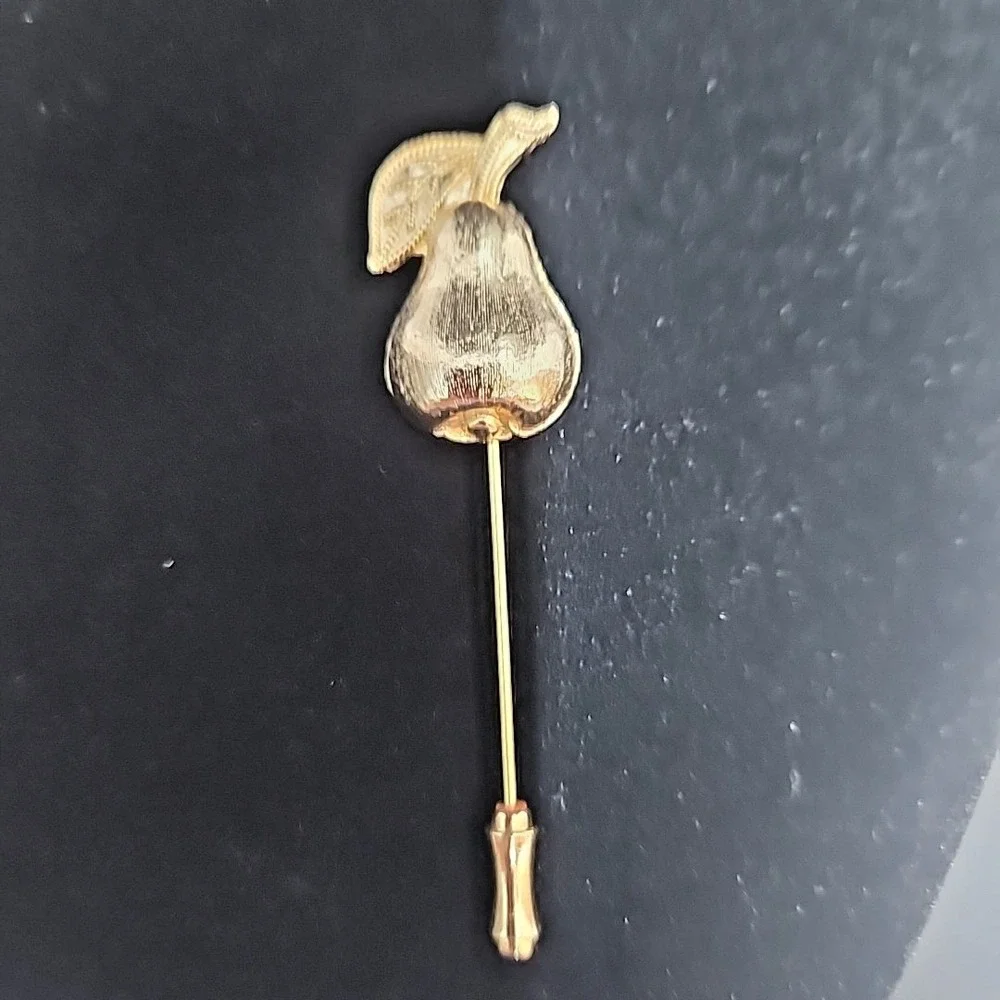 Vintage Gold Tone Pear Fruit Lapel Hat Pin Brooch